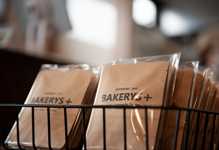 店内にはパンやサンドイッチをはじめ珈琲なども販売しています。